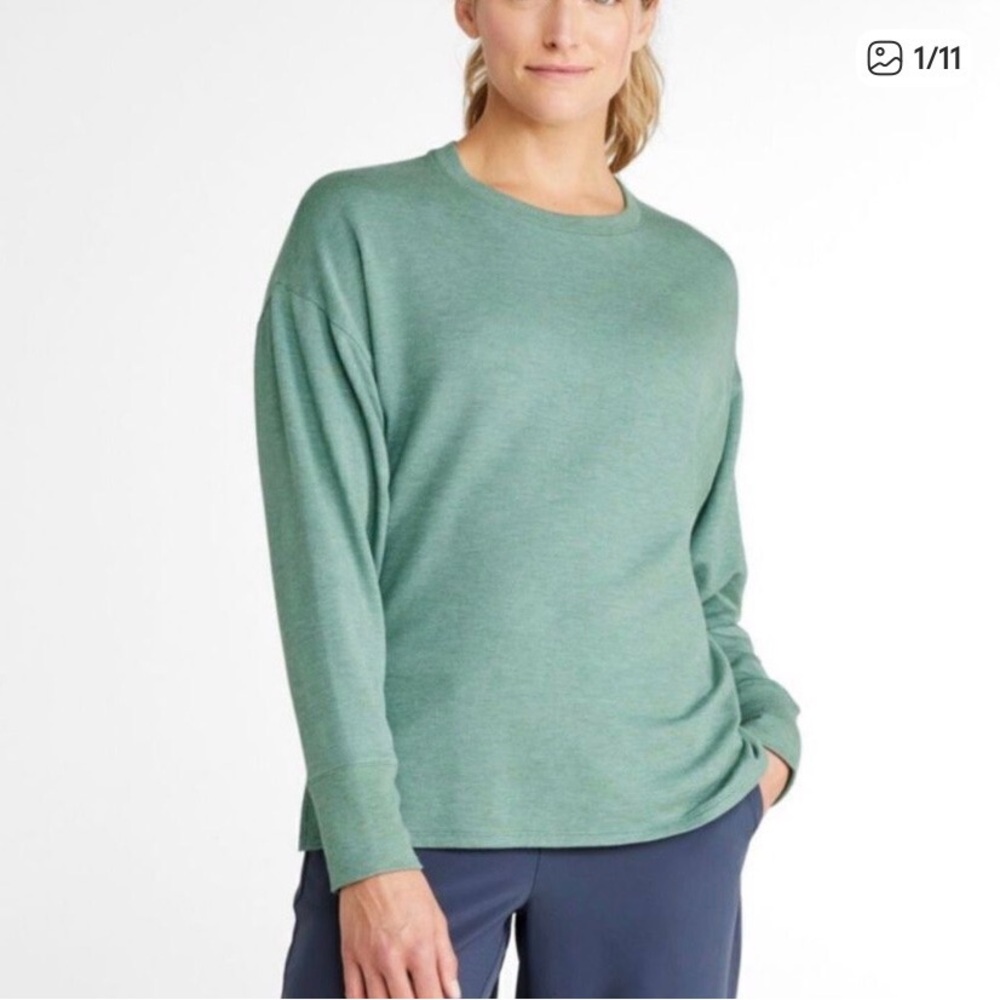 L.L. Crew neck sweatshirt